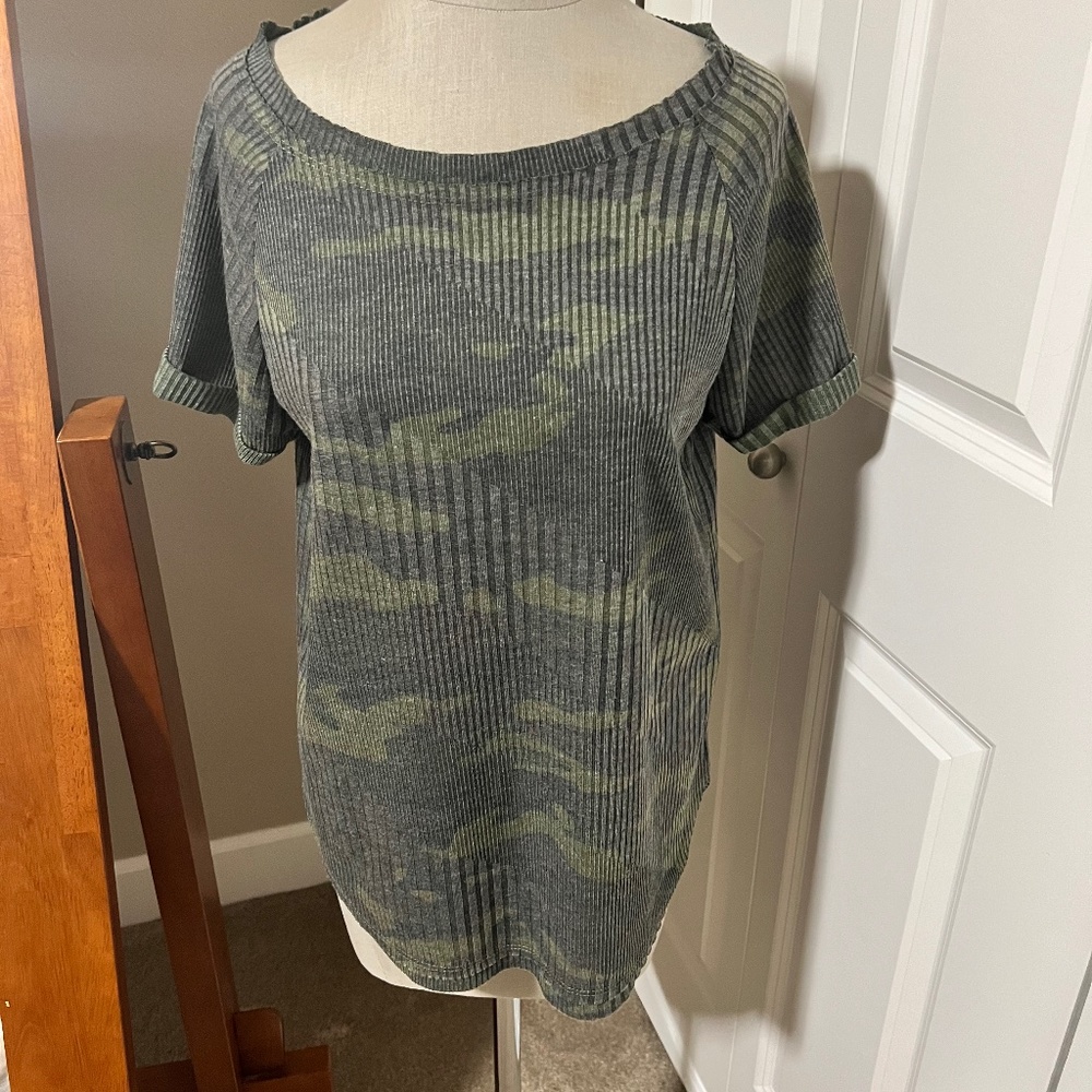 Ribbed camo t shirt